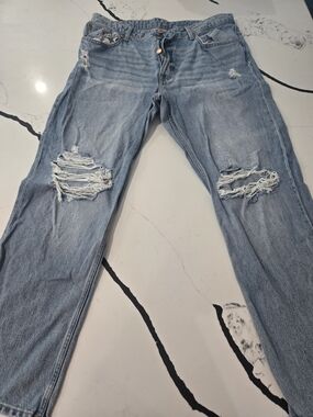 90's Boyfriend Jeans Light Wash Distressed Ripped Jeans Size 14